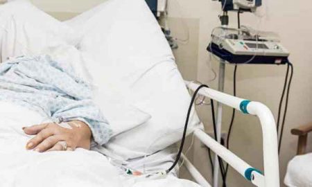 Mách bạn kinh nghiệm chọn mua giường y tế chuẩn nhất